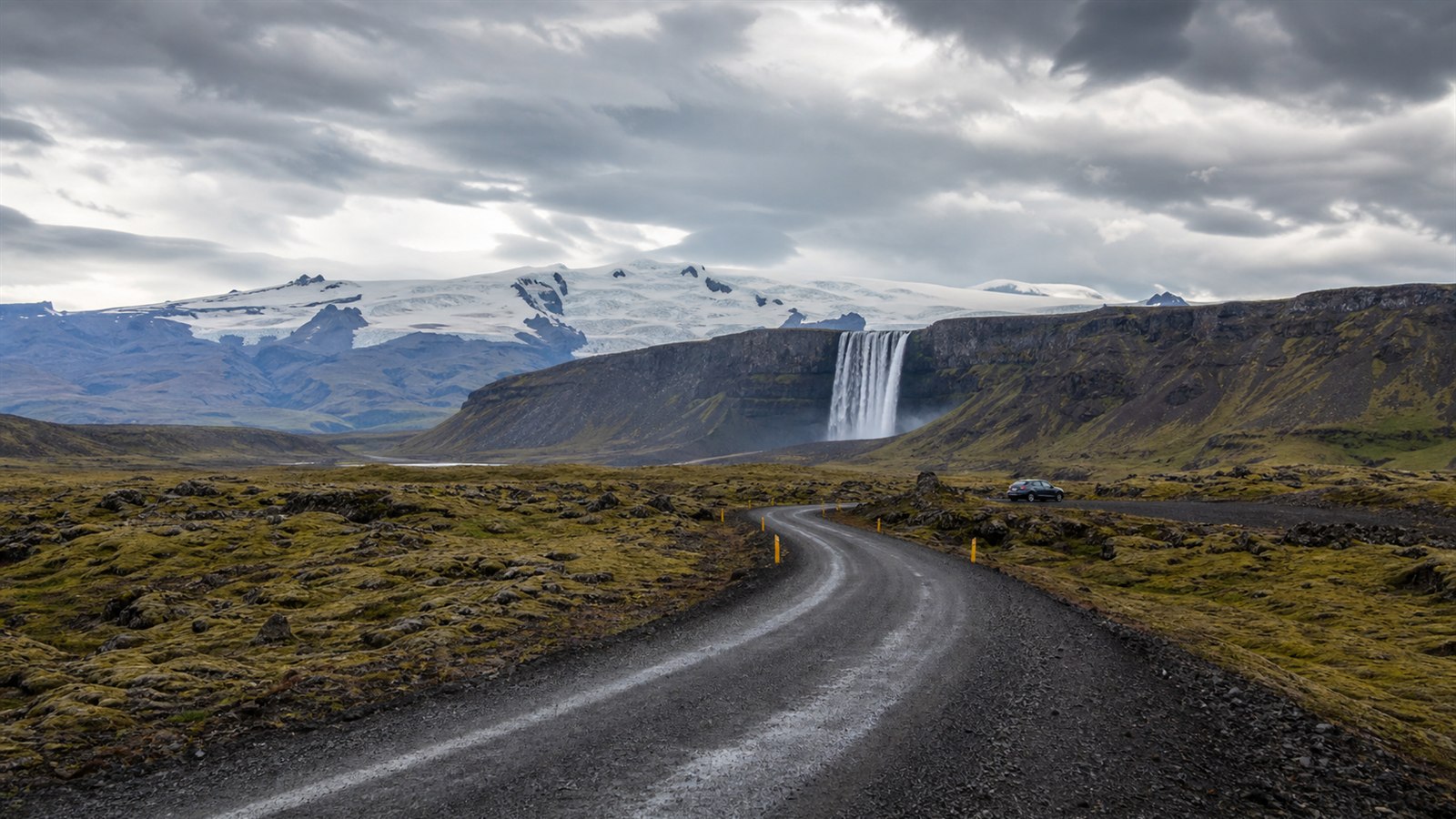 Island-Roadtrip zu Wasserfall und Gletscherlandschaft
